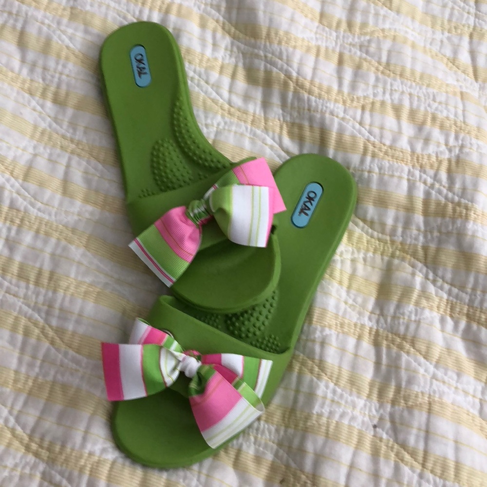 OKAb pool shoes